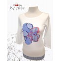 Camiseta blanca con bordado de Lili Dudu 