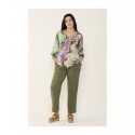 PANTALÓN LISO KAKI CON BOLSILLOS