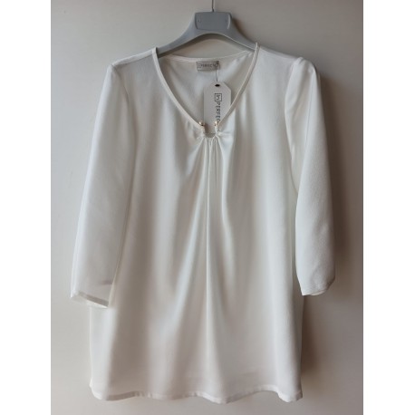BLUSA BLANCA CON PERLA MUJER IN PERFECTA
